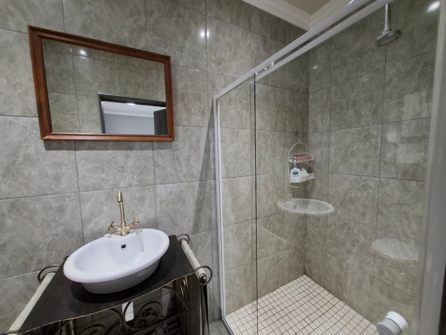 4 Bedroom Property for Sale in Heuwelsig Free State